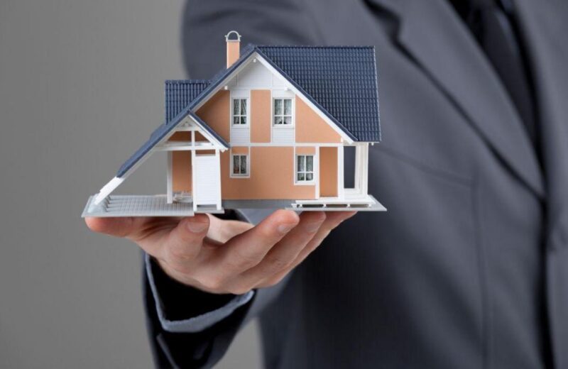Pourquoi se reconvertir dans l’immobilier ?