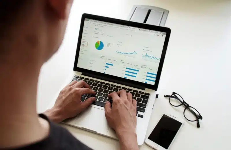 Comment optimiser votre temps avec des solutions de paie en ligne ?