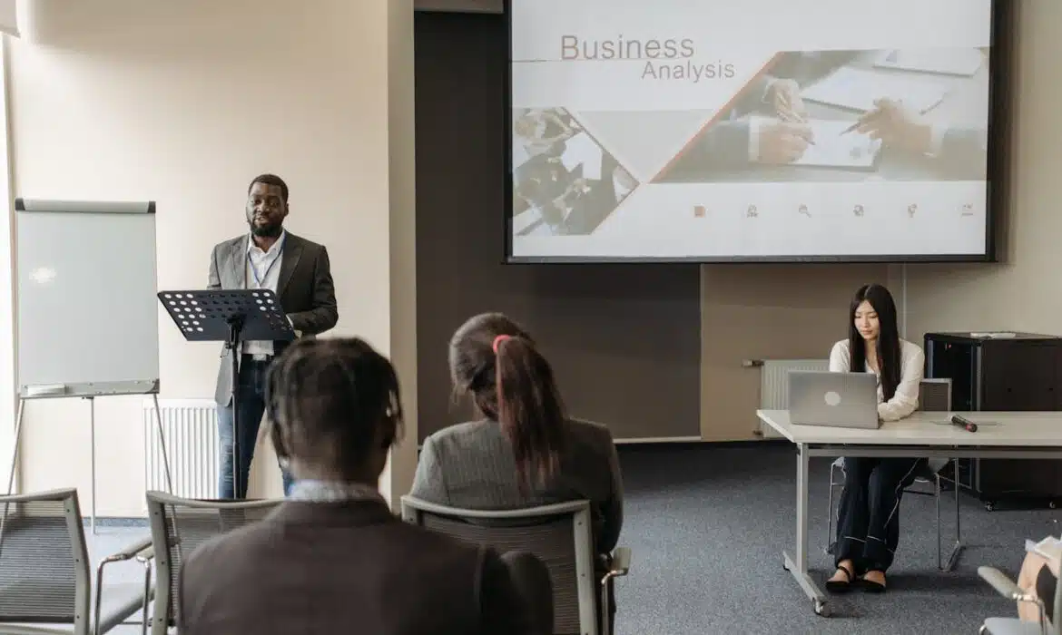 Les avantages d’un écran numérique interactif pour les réunions en entreprise