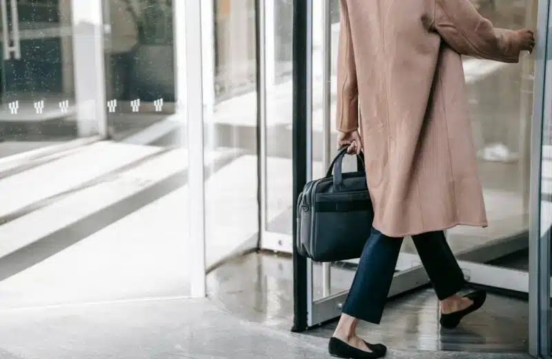 Conseils pour choisir la bonne porte automatique pour son entreprise