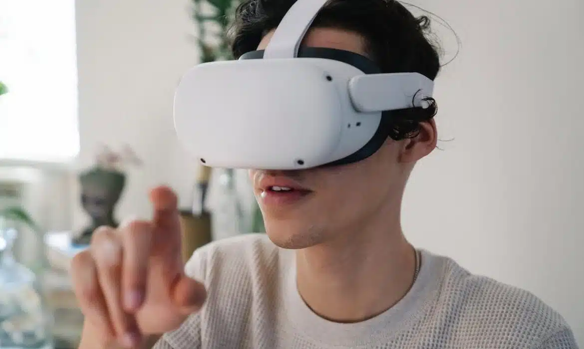 Comment le vidéoprojecteur peut améliorer l’expérience de la réalité virtuelle
