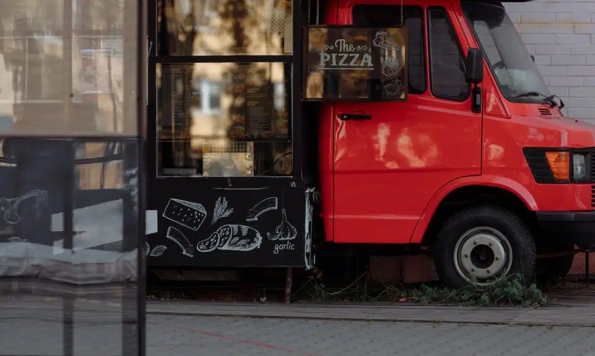 Comment ouvrir un camion pizza avec un budget limité