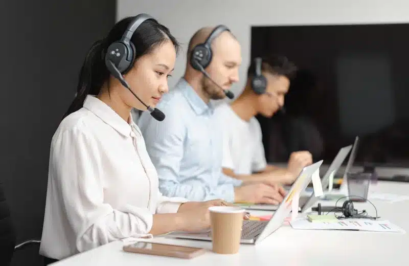 Les avantages d’avoir un agent de call center dédié à votre service client
