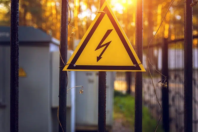 Tout savoir sur les panneaux danger pour les entreprises