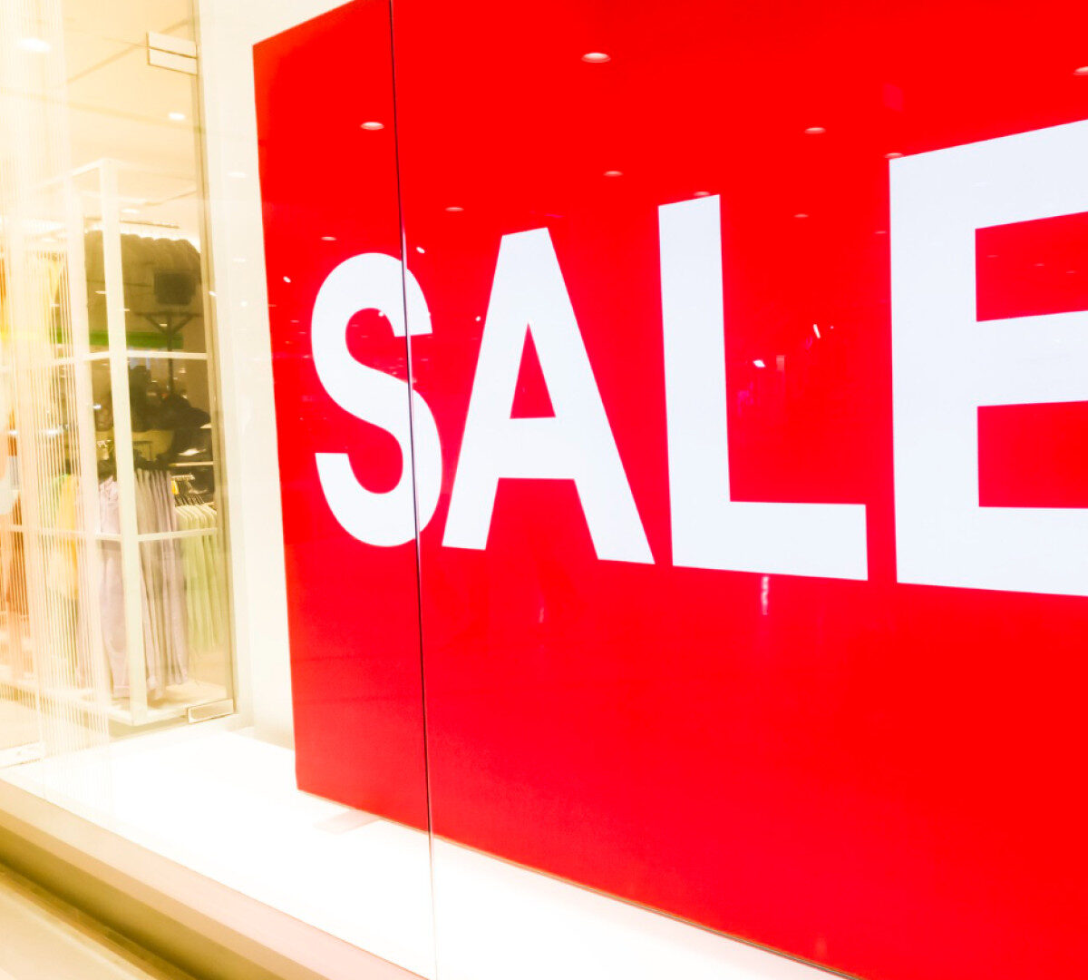 Affichage dynamique en vitrine : améliorez la visibilité de votre enseigne