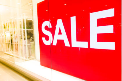 Affichage dynamique en vitrine : améliorez la visibilité de votre enseigne