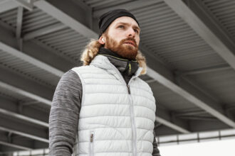 Confort, style et visibilité : la veste sans manche personnalisée, un atout stratégique !