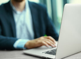 PC portables vs tablettes : le duel pour votre matériel professionnel