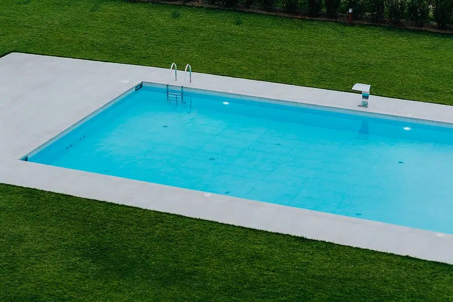 Quelle autorisation-vous faut-il pour réaliser une piscine enterrée ?